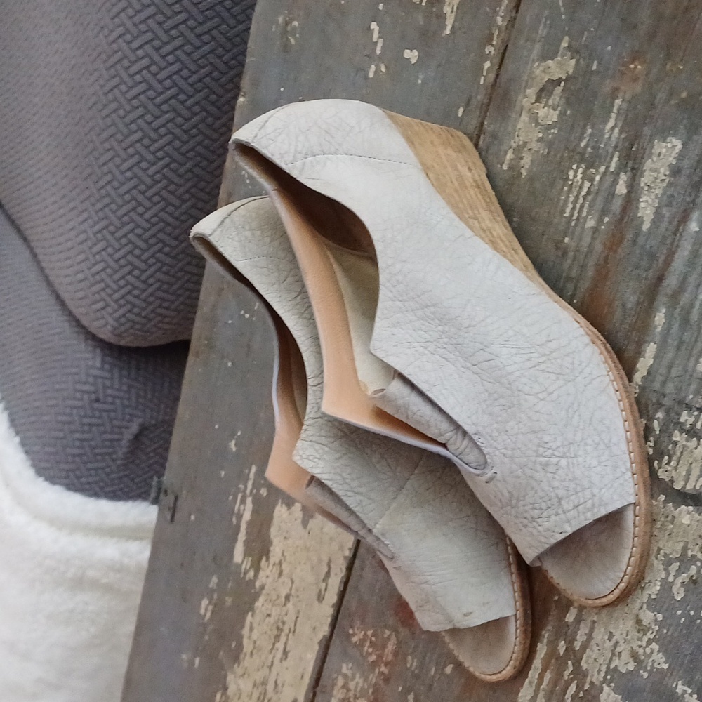 🔥🔥🔥Zero + Maria Cornejo suede powder grey peeptoe wooden wedge 10
